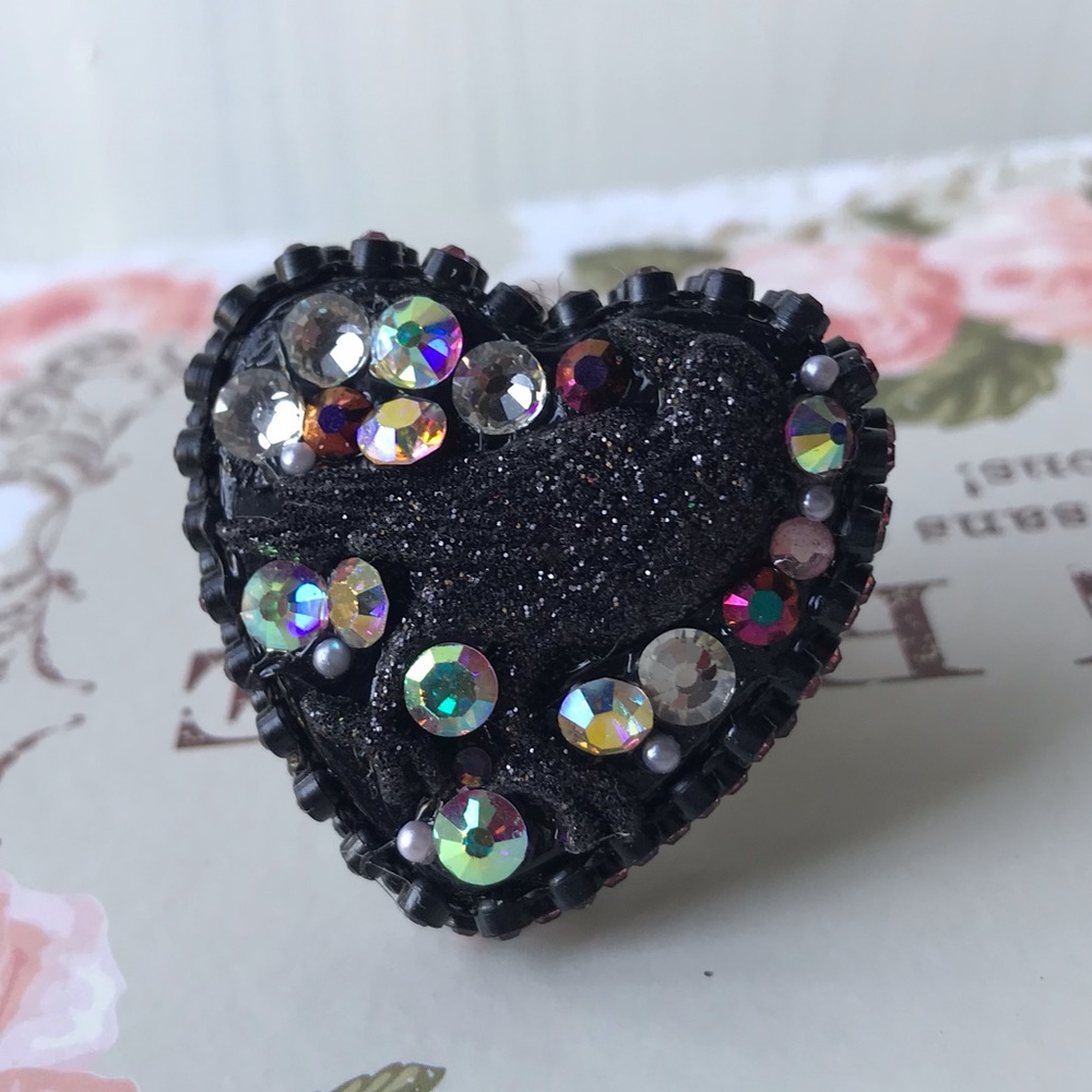 Black crown heart ring